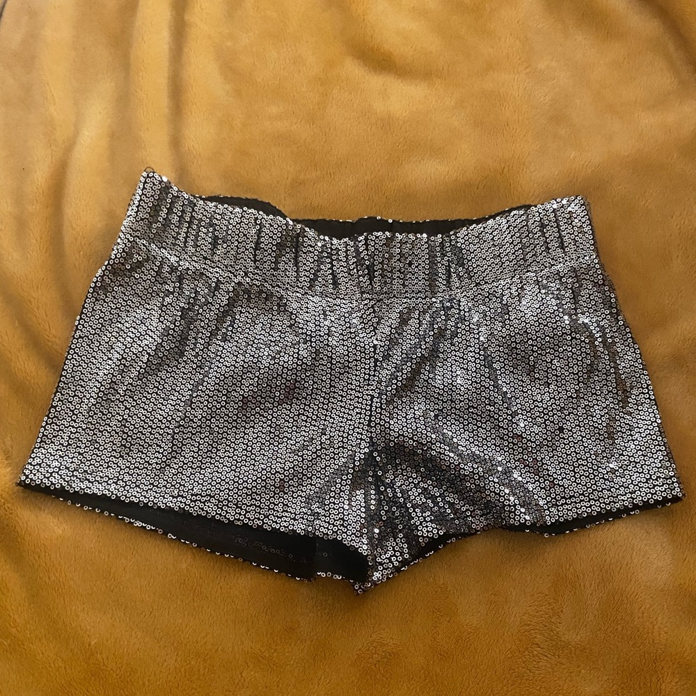 Sans Souci Dancing Queen party shorts